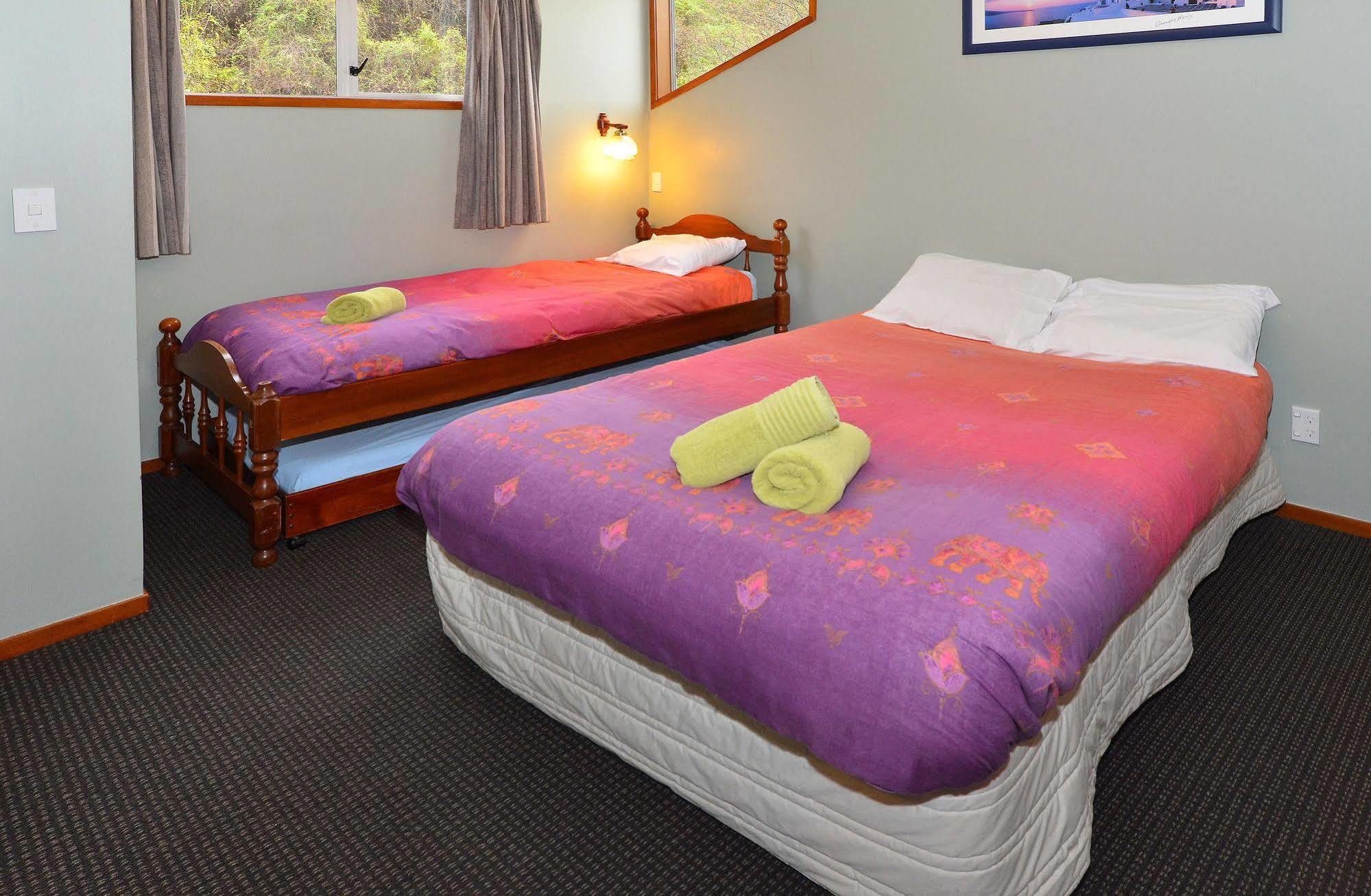 Leith Valley Holiday Park And Motels Dunedin Dış mekan fotoğraf